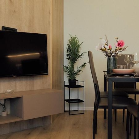 Newly Renovated Apartment Тирана Екстер'єр фото