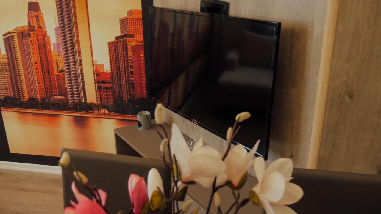 Newly Renovated Apartment Тирана Екстер'єр фото