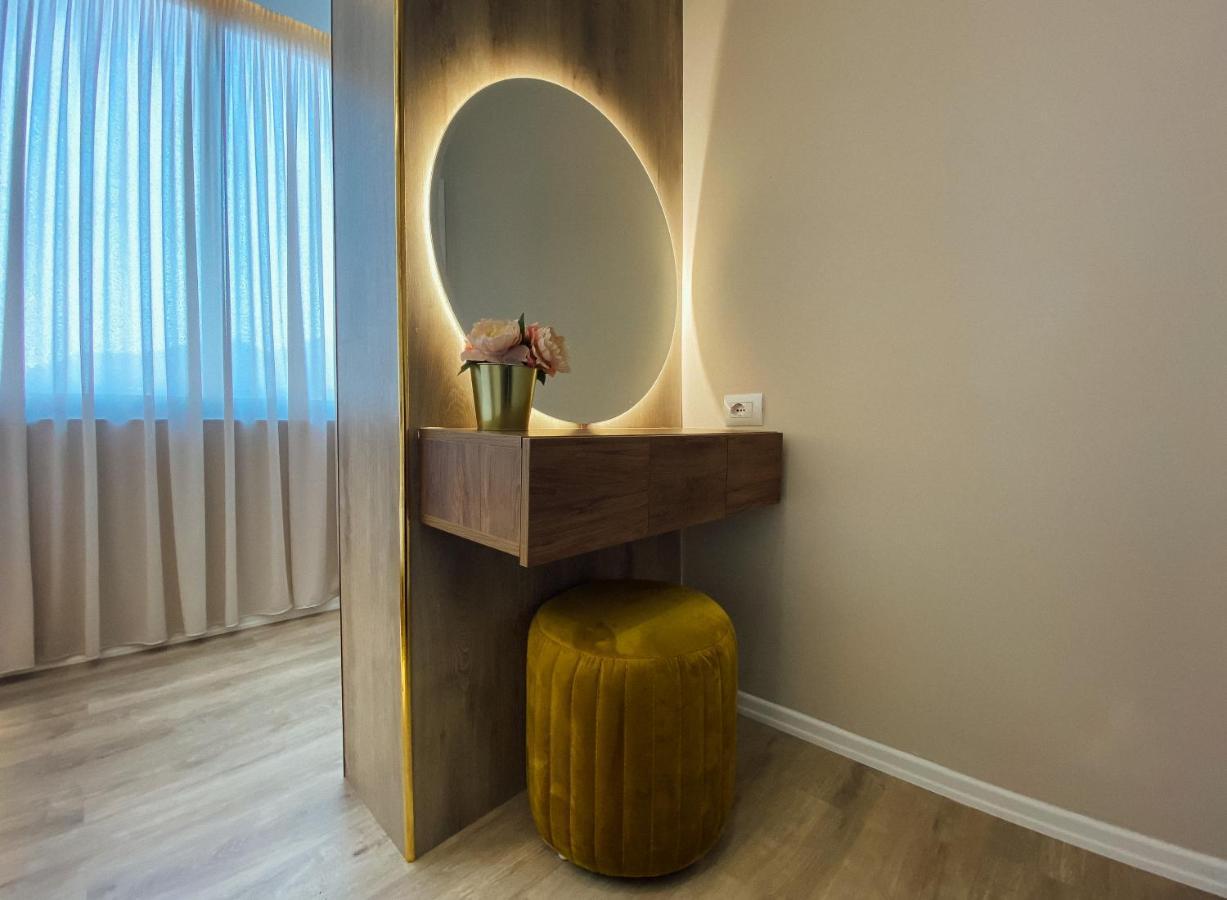Newly Renovated Apartment Тирана Екстер'єр фото
