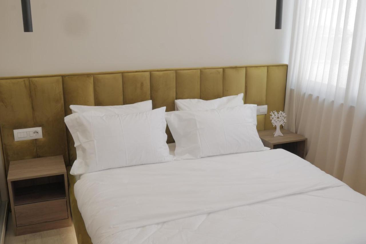 Newly Renovated Apartment Тирана Екстер'єр фото