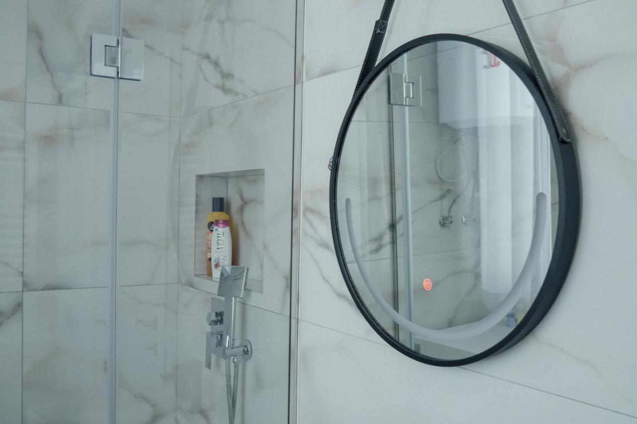 Newly Renovated Apartment Тирана Екстер'єр фото
