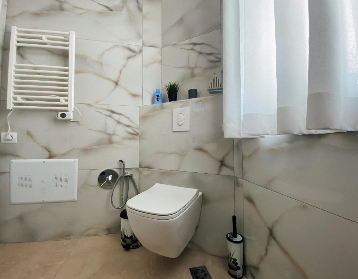 Newly Renovated Apartment Тирана Екстер'єр фото